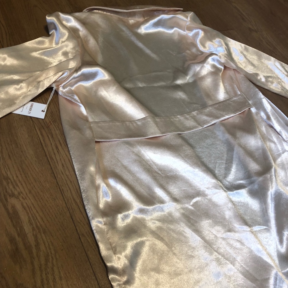 Gold Champagne Robe - Picture 5 of 7